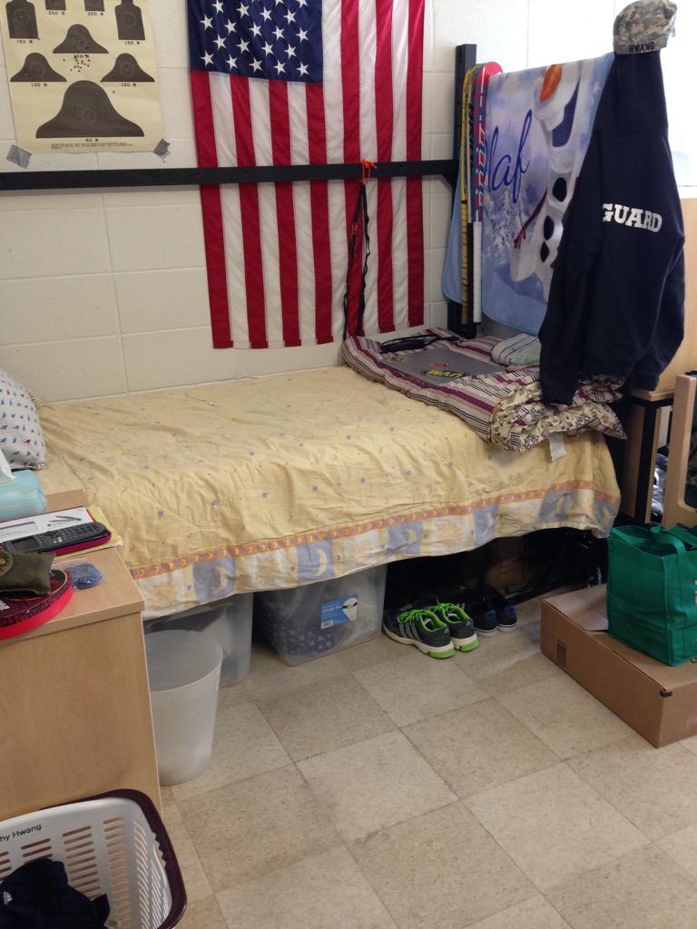 WPoleman's tweet photo. When you're kind of a clean freak and the bf leaves you alone in his room... http://t.co/Od2czhFi5g