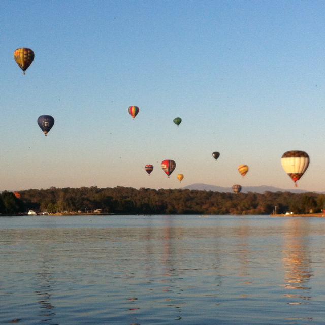 energygovau's tweet image. Autumn is in the air: tips for when the temps fall in our Autumn guide #saveenergy #savemoney bit.ly/1AZ4BVa