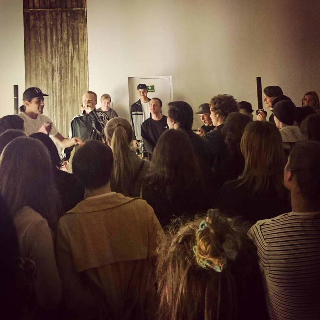 Stor suksess #kodeklar i #kode rundt 200 unge voksne kom på kveldens arrangement -av ungdom for ungdom #hester