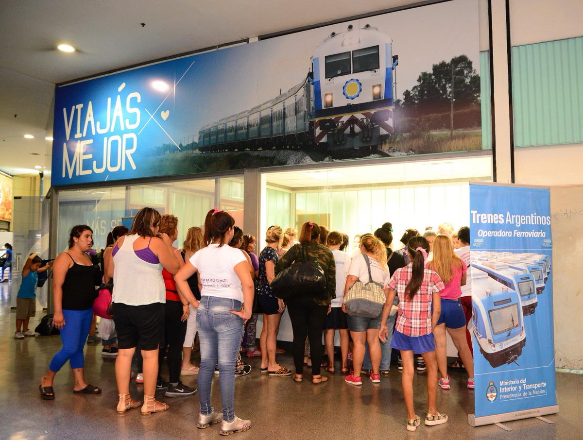 Mi Tren, Mi país. Con <a href="/diegobossio/">Diego Bossio</a> <a href="/aliciakirchner/">AK</a> <a href="/marianorecalde/">Mariano Recalde</a> y Enrique Meyer en la estación Constitución.