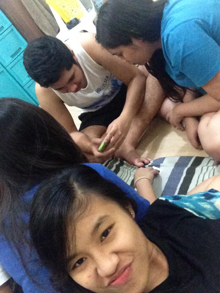 BEAnessss's tweet image. Besties *insert roji* hahaha #feelingme