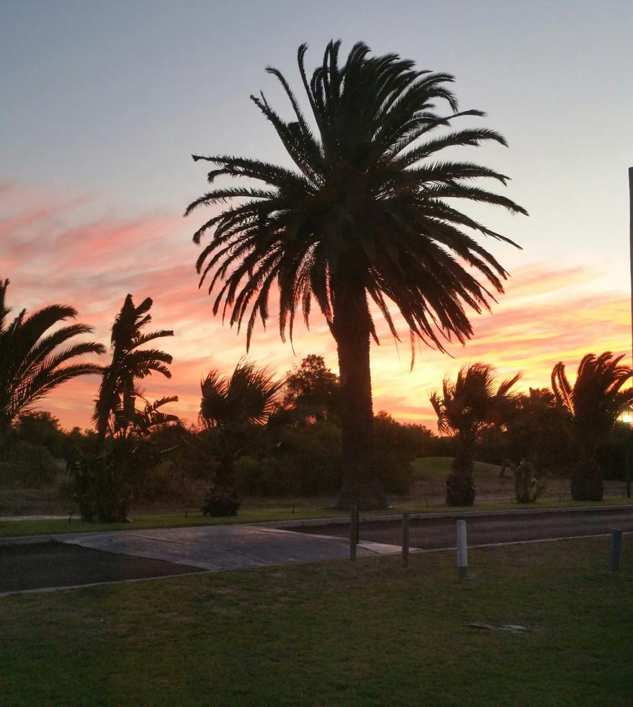 How about a beautiful sunset from Shelley Point, South Africa <a href="/BruceWillisWB/">Bruce Willis</a> ? (enjoy ur weekend ..♡)