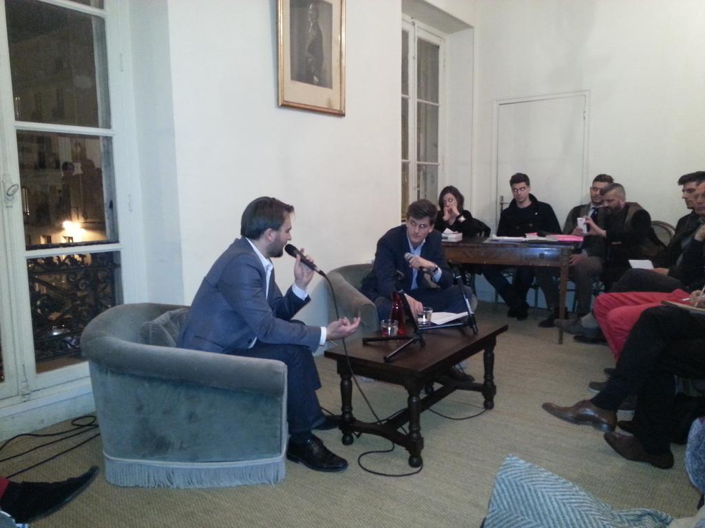 ChouanOrphelin's tweet photo. On ne peut prétendre à avoir de la culture si on ne connaît pas Maurras
@LaurentObertone à l'@actionfrancaise http://t.co/G4GOP4H2BU