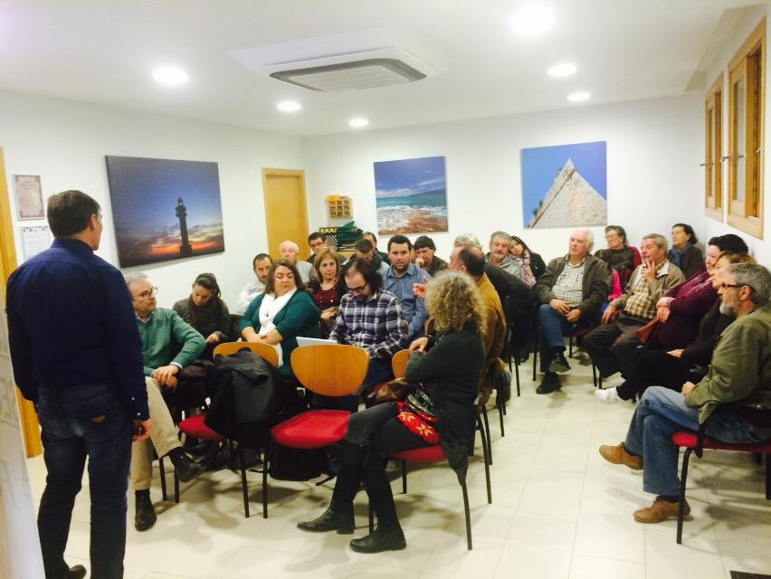 Diazmarta6's tweet photo. En Sant Joan de Labritja, con @perettorres y @vicenttorres1, presentando propuestas a los vecinos. http://t.co/OPPnCf4jYe