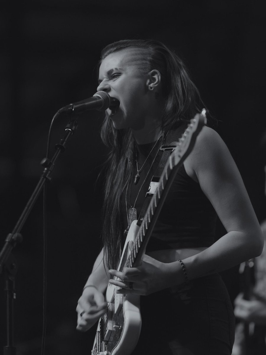 PVRISCVLT's tweet image. Lynn at Self Help Fest (Photos by @THERainbowBeard)