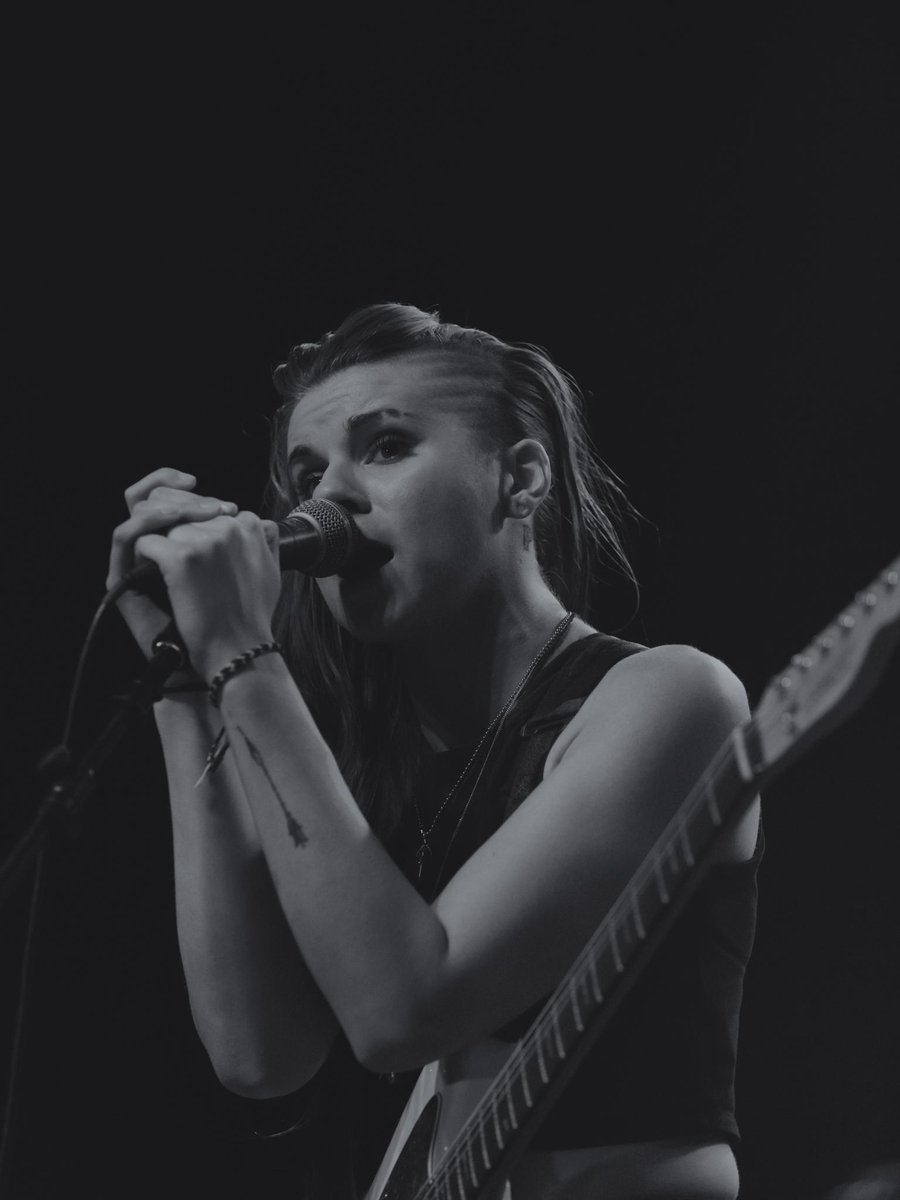 PVRISCVLT's tweet image. Lynn at Self Help Fest (Photos by @THERainbowBeard)