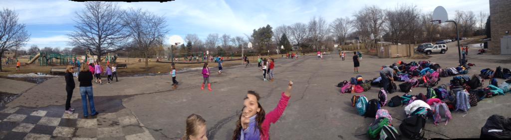 Lines3MW's tweet photo. This is what it looks like on the first GORGEOUS Friday, 5 minutes before the bell! #freshairfriday #postparcc http://t.co/cMzDLBo4LO