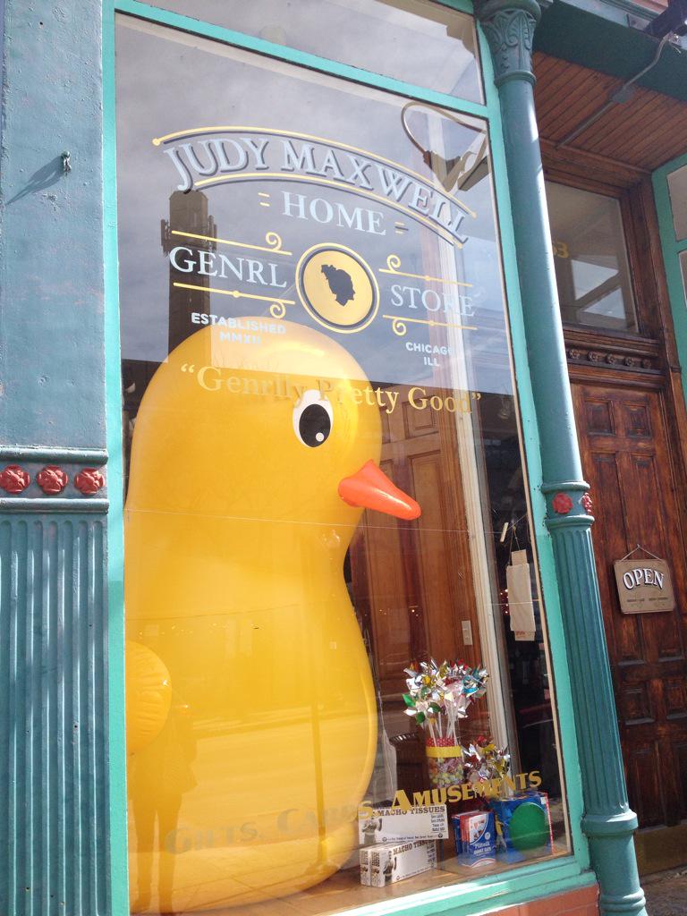 Now THAT is a big rubber ducky... (Cc: <a href="/JudyMaxwellHome/">Judy Maxwell Home</a> in #OldTown)