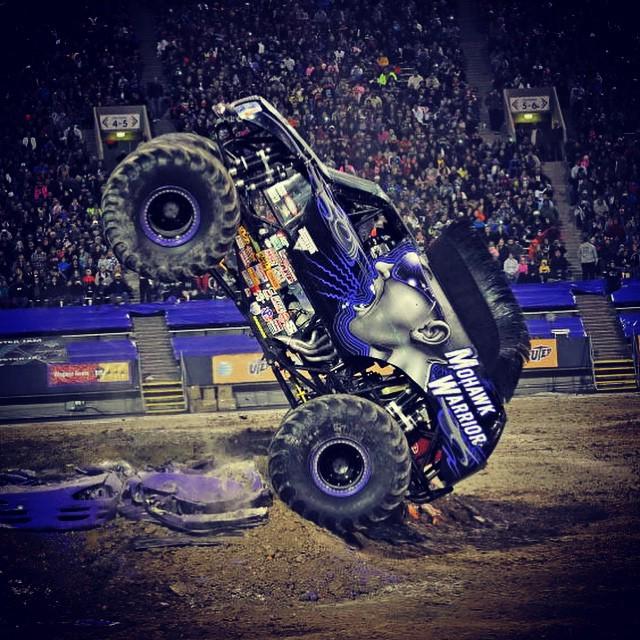 MonsterJam's tweet image. Rallying the #MohawkNation in El Paso! #MohawkWarrior #MonsterJam #MyMonsterJam #ElPaso ift.tt/1Mz1bvF