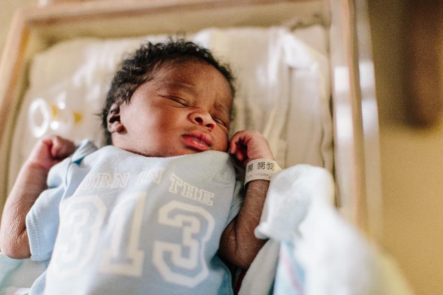 wxyzdetroit's tweet photo. Take a look at some of the babies born on #313Day with @PureDetroit313 #BornInThe313 onsies! http://t.co/EGA1t0G8sZ http://t.co/Mwnzdh0s5d