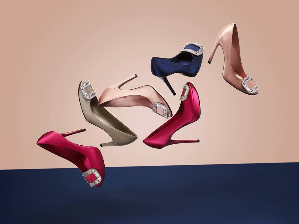 rackedny's tweet photo. The Roger Vivier sample sale (known for its multi-hour line) is back: http://t.co/1PBXjV5bcG http://t.co/P93Kmxg8nT