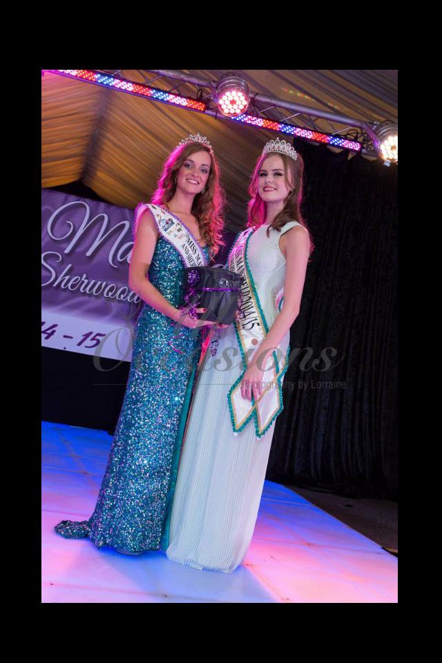 GraceTurner93's tweet photo. The night I handed my crown over to the lovely Jessica! http://t.co/6rcNSWiuUU