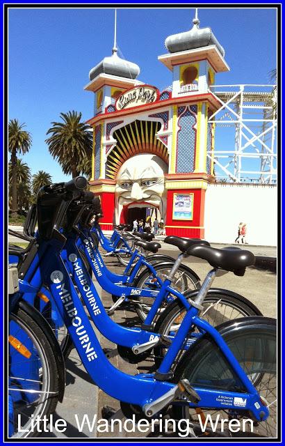 Hop on a bike today. St Kilda is perfect for it as captured by <a href="/LWWren/">Little Wandering Wren</a> ow.ly/KgHt2