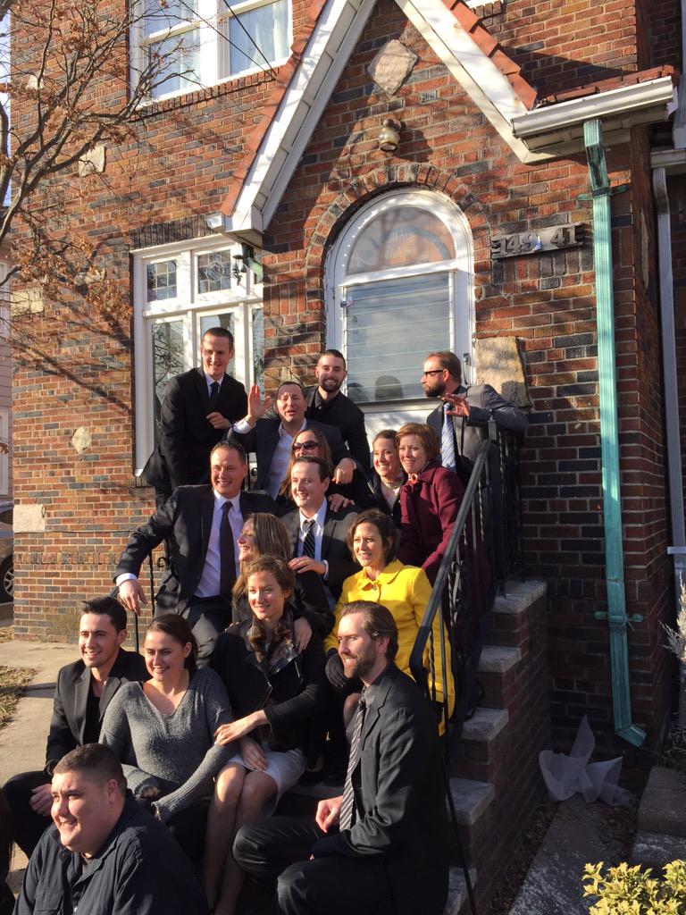 RUD0LPH0's tweet image. 16 of the 54 grandchildren and I  taking a pic on our parents' old stoop #ForPop
