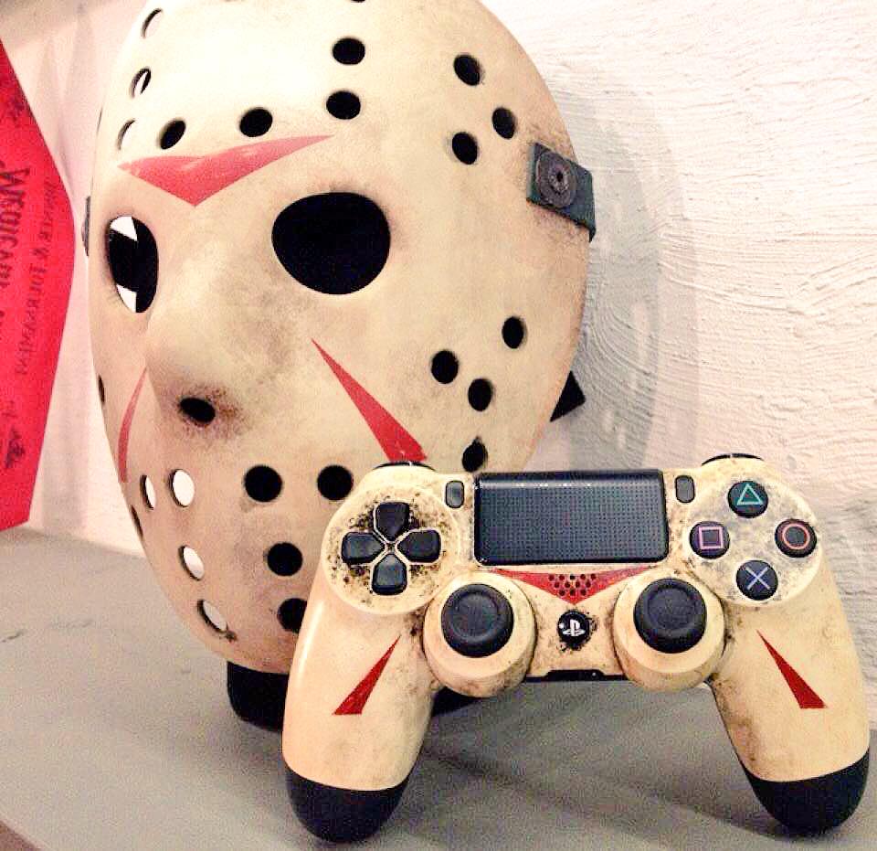 #FridayThe13th @PlayStation #PS4 #HockeyMask #controllerSkin #Dope #Jason #jaywalk13 @Jaywalk_Gaming