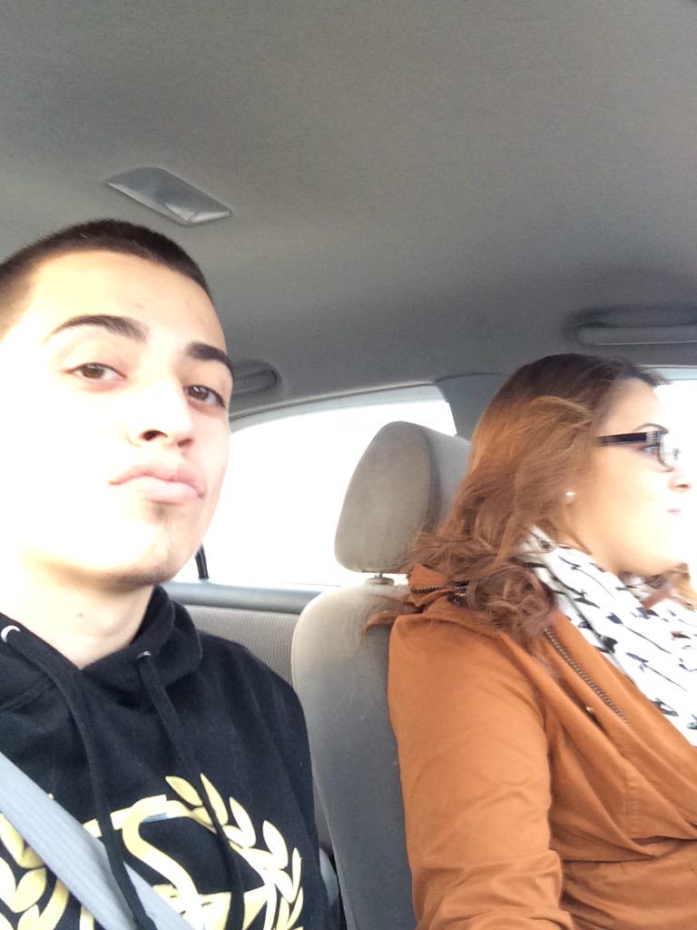 rrrrrubencito's tweet photo. #LightSkinCouple #ShesReallyWhiteTho #DontTellHerThatTho #ShesMyWhiteGirl ππππ http://t.co/0tFeciX6yg