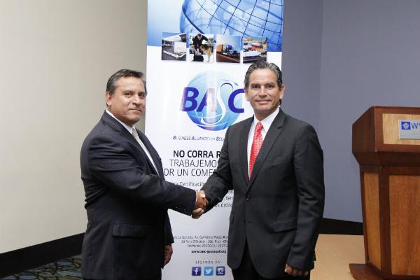 BASCGuayaquil's tweet photo. Cóctel de posesión de la nueva directiva de BASC Guayaquil periodo 2015 – 2017. Conozca más. http://t.co/221H1cMXRW http://t.co/aJtjCvZzYw