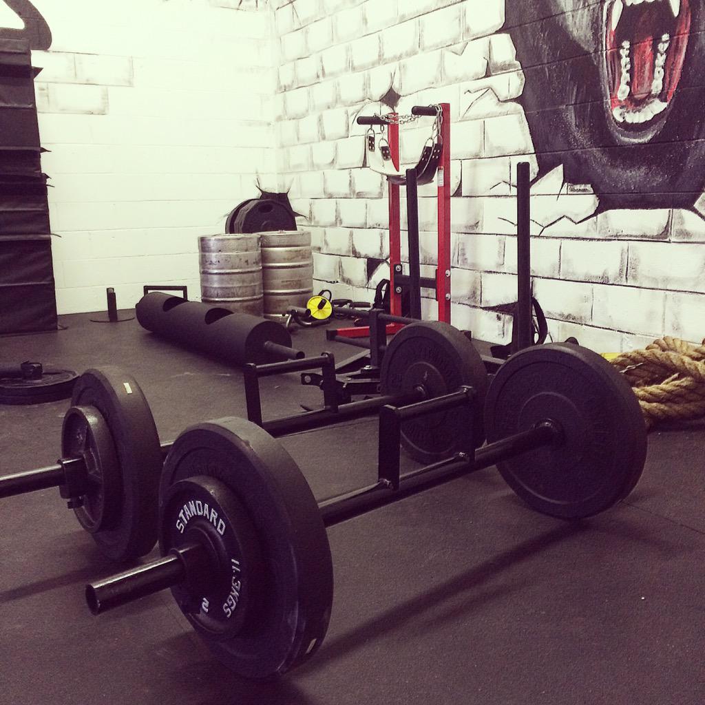 Primal_Tank's tweet photo. Happy farmers carry Friday from the #primalstrengthgym #FCF #FlexFriday #gains #strongman #FItFAM #gymlife #fitness http://t.co/N1oGh6fPKc