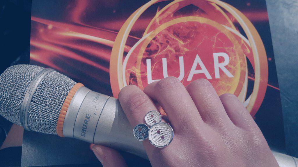 Lucia_Regueiro's tweet photo. Esta noite estreo anel de @Ardentia_jewel no #luar982 #AGaliciaQueBrilla 💍 http://t.co/iLyZEXAXjz