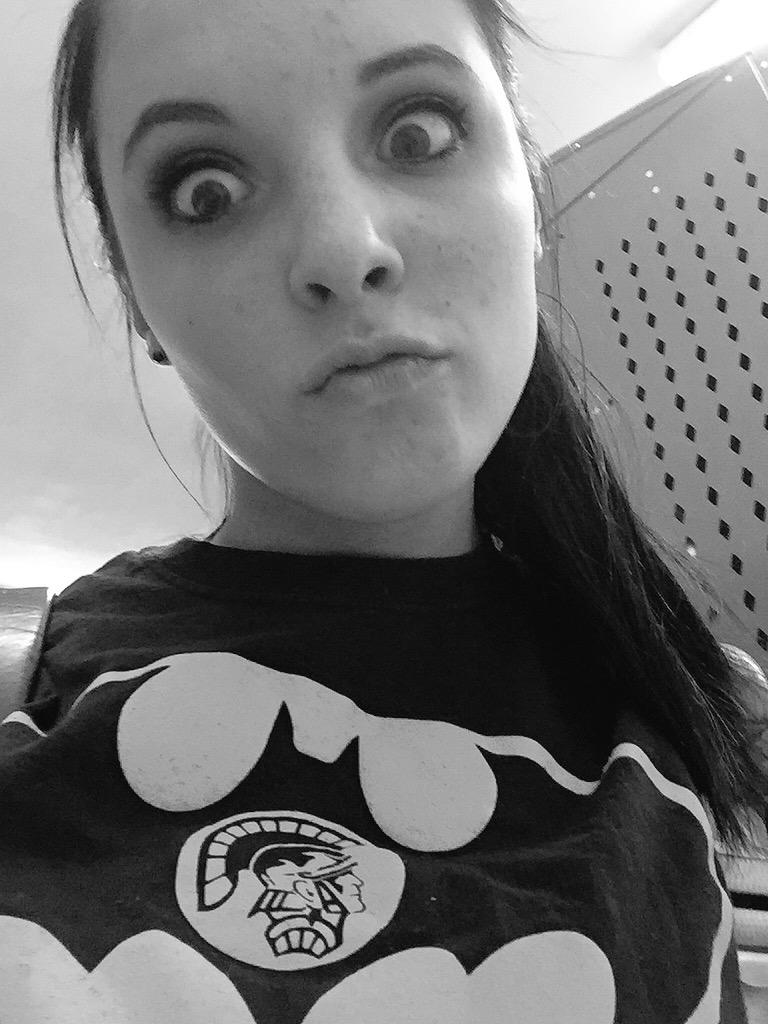 IyanaBrown23's tweet image. Why thank you for blowing up my phone, love you lots!❤️😂😘💋 #trackpractice #loveher