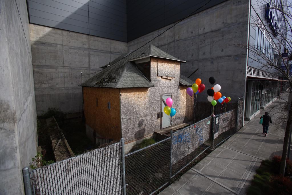 joshtrujillo's tweet photo. In one day: #Kalakala parts sold, #EdithMacefield house auctioned. #Seattle #History #ChangingSeattle http://t.co/PTUPuZf7Nr