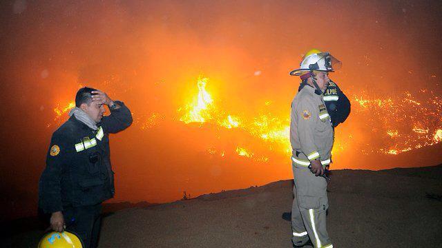 Enviamos muchas Fuerzas a los hermanos de <a href="/CBV1851/">Bomberos Valparaíso</a> quienes combaten el IIOO Forestal, fuerza hermanos de ideal.