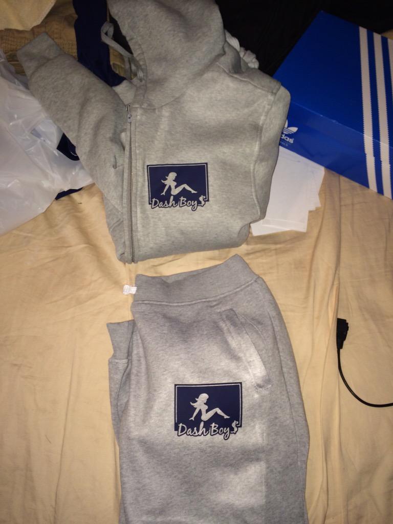 _tdrlorrobert's tweet photo. Me & My Bro's Clothing Line finna take Off #DashBoy$ 🔥😎👕👖 http://t.co/EWiq1w5VeT