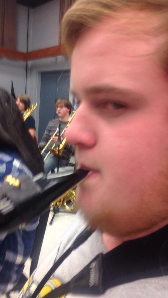 Classy_Basses's tweet photo. This pic would make a great band meme http://t.co/Smx0f4R0kd