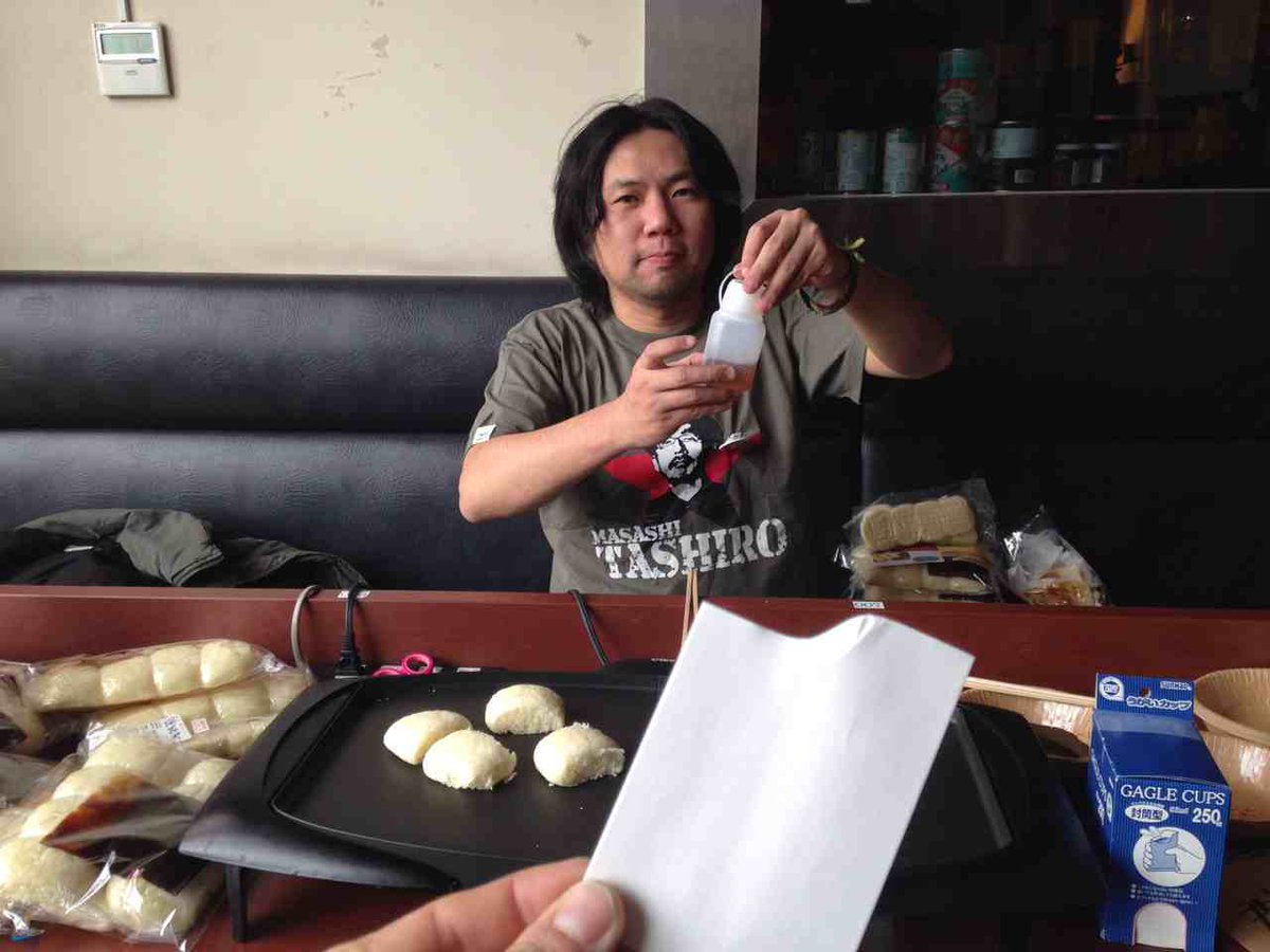 あの青黒ドレスも登場 デイリーポータルｚ 地元の祭典 じもリンピック Togetter