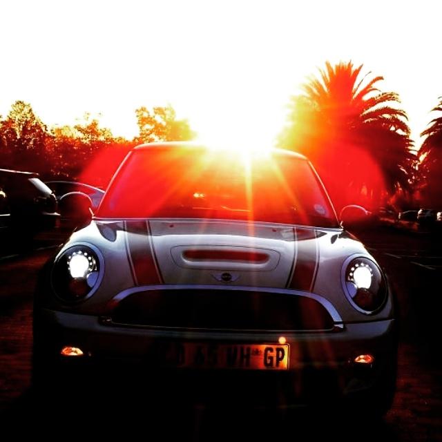MINIDriversSA's tweet photo. We woke up with a smile! Good Morning to you! Don't forget that tomorrow 15/03 is @SandtonMini's #MINIBreakfastRun. http://t.co/ni9QSCrMX3