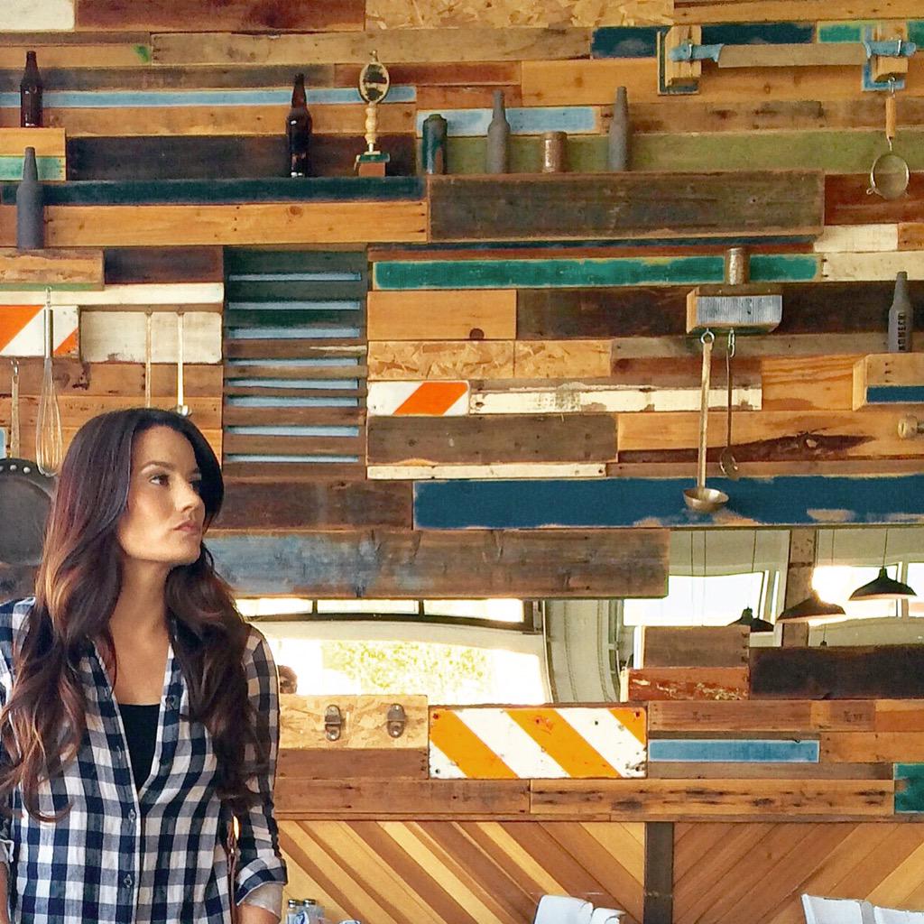 RiaOtero's tweet photo. Between takes. #lightscameraaction #onset #waypointpublic #northpark #sandiego @WaypointPublic http://t.co/4K3AjKX3Le
