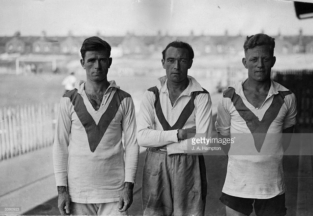 OrientClapton's tweet photo. 14th August 1947: Leyton Orient FC players, left to right: W Naylor L Ritson and J Fullbrook. http://t.co/hnf39UcNnF