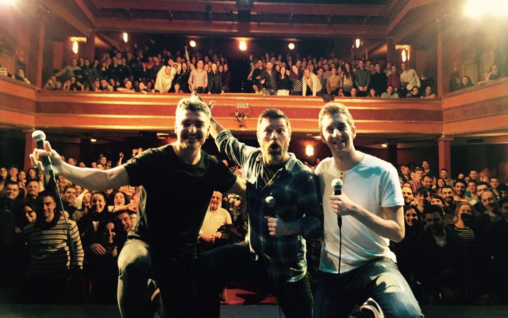 TxabiFranquesa's tweet photo. 'La Pili' ha inmortalizado al público en #LasNochesDelClubDeLaComedia con @davidbroncano y @_Queque_  #onfire #LaPili http://t.co/geok5OxIEX