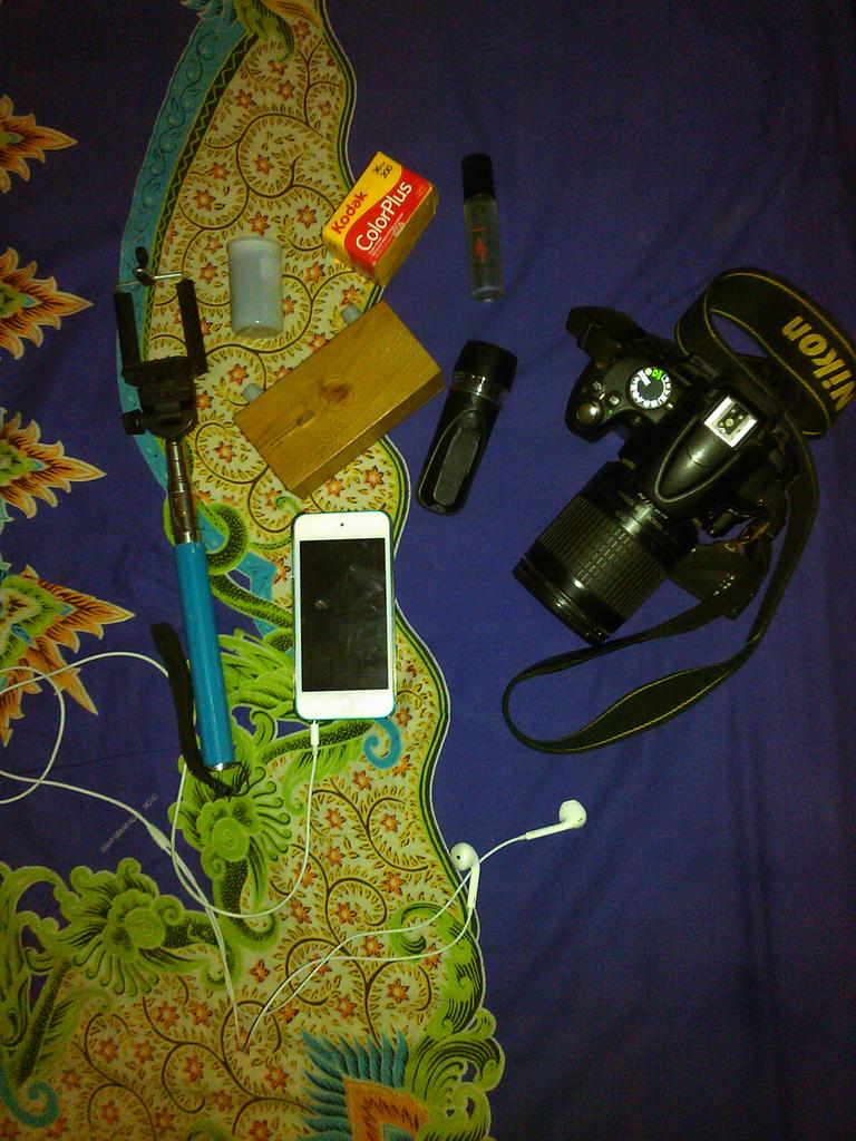 Haloo selamat pagi sobat pinhole.Pagi ini mau berangkat jelajah surabaya nie.. Tak lupa bawa neo pinholenya mas arie