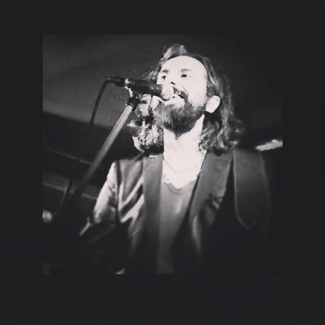 lamusicarock's tweet photo. #OMARPEDRINI live @75beat con un “intimo” show acustico, anima teatrale, e i suoi successi in versione #unplugged! … http://t.co/7FFWA9bHmb
