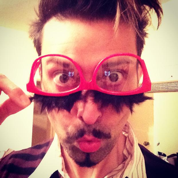 ArmandBeasley's tweet photo. Night night u lovely lot! #RND15 #RNDFace #ComicRelief #comedyspecs http://t.co/6CnyMoAZkh