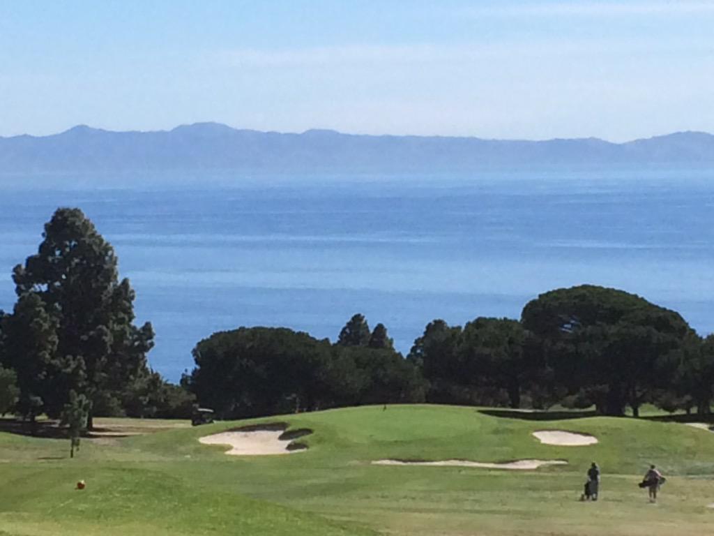 rjkrom's tweet photo. Nothing like golfing in Southern California http://t.co/vl8wh4zkxD