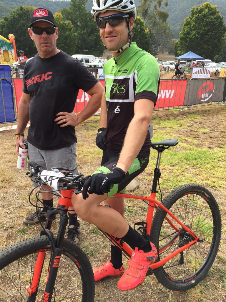 AMBMag's tweet photo. From World Cup DH to elite XCO. @ChrisBarlin takes a dropper post across http://t.co/j0EHyE5xNd
