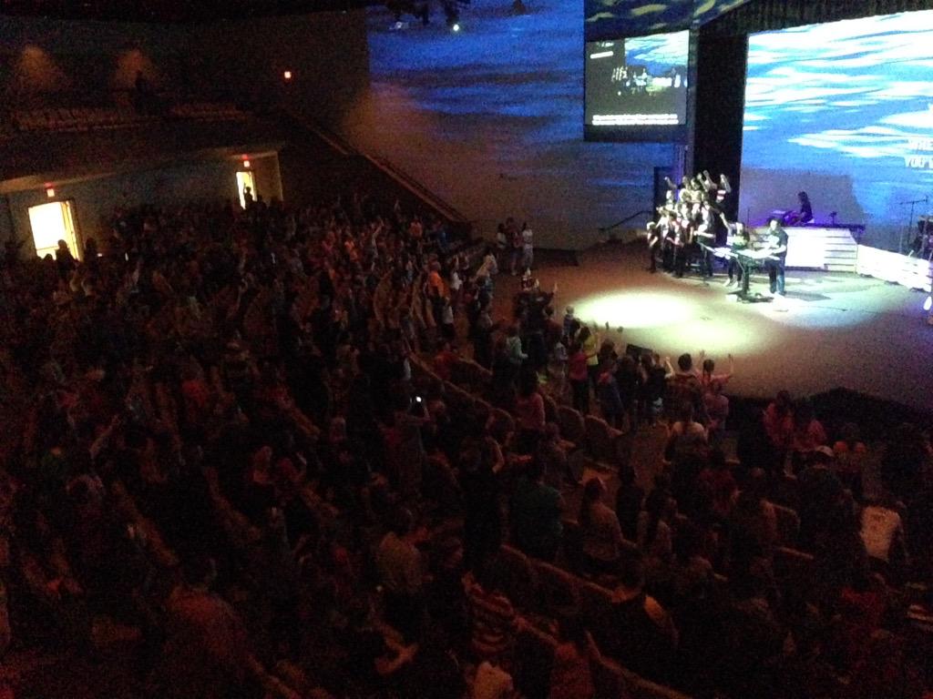 WillmarAG's tweet photo. What a sweet sound it is to hear hundreds of kids worshiping Jesus! http://t.co/aIK5Z1Da6t