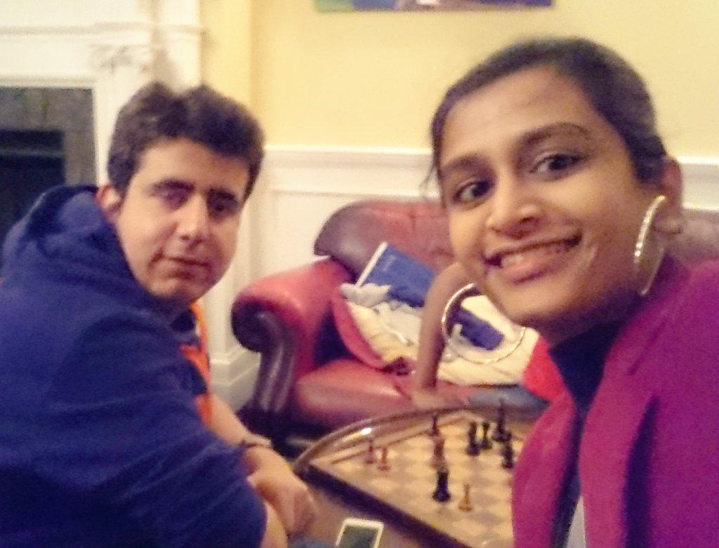 SaanyaJain's tweet image. Breaking ice ❄ across the countries through chess. 
#cumberlandlodge #ConnectCommunicate @commschols