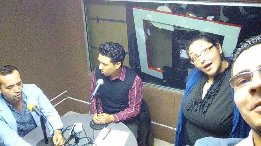 rgvictors's tweet photo. Pues haciendo radio #siumm @Keko_Garcia  eaaa prof http://t.co/G0G7zjuSgj