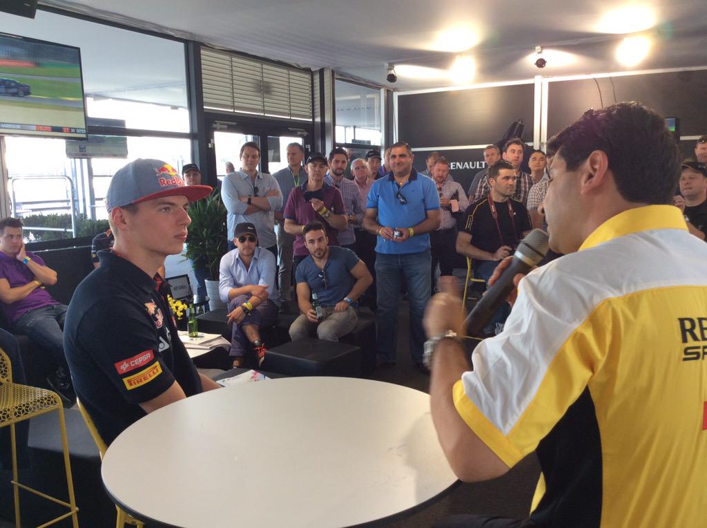 visacashapprb's tweet photo. Morning, morning, morning! Photos, smiles and beautiful Austrian girls... In Australia! @RenaultSportF1 #AusGP http://t.co/bHvbRavtwH