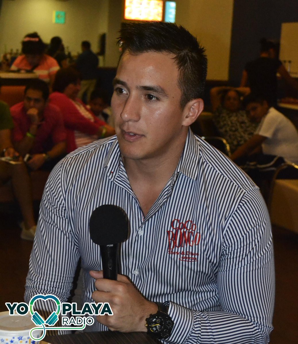YOAMOPLAYARADIO's tweet photo. #SebastianRobles nos cuenta sus anécdotas desde que inicio su aventura en @CocoBongoShow. #AlAire en @PoplandRadio1 http://t.co/n3boiGVmTW