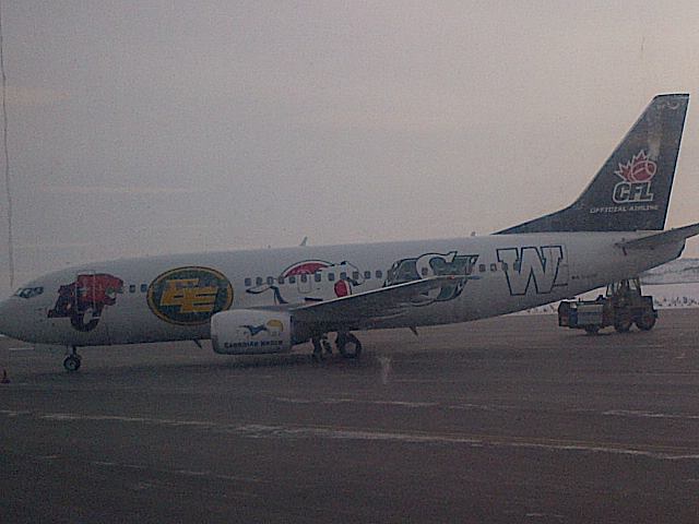 timflath's tweet image. My plane flying out of Inuvik #GO RIDERS