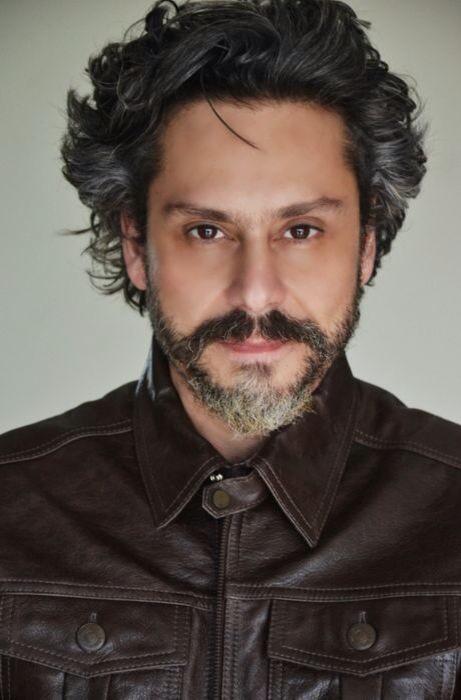 poethanji's tweet photo. Vou ter um crush eterno no homem de preto ❤️ #FinalImperio http://t.co/n45NzhIxbU