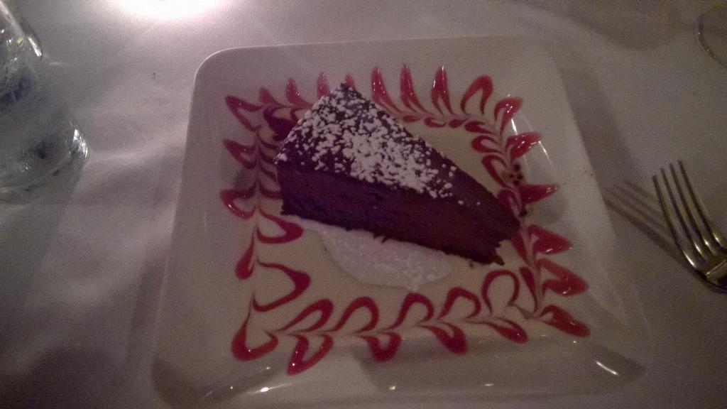 Scotty_Chabert's tweet image. Last dessert in Chicago! Ready to get home! @larsen_loretta @KellyPonder @Darrel_Papillion @mickeydajazzygirl