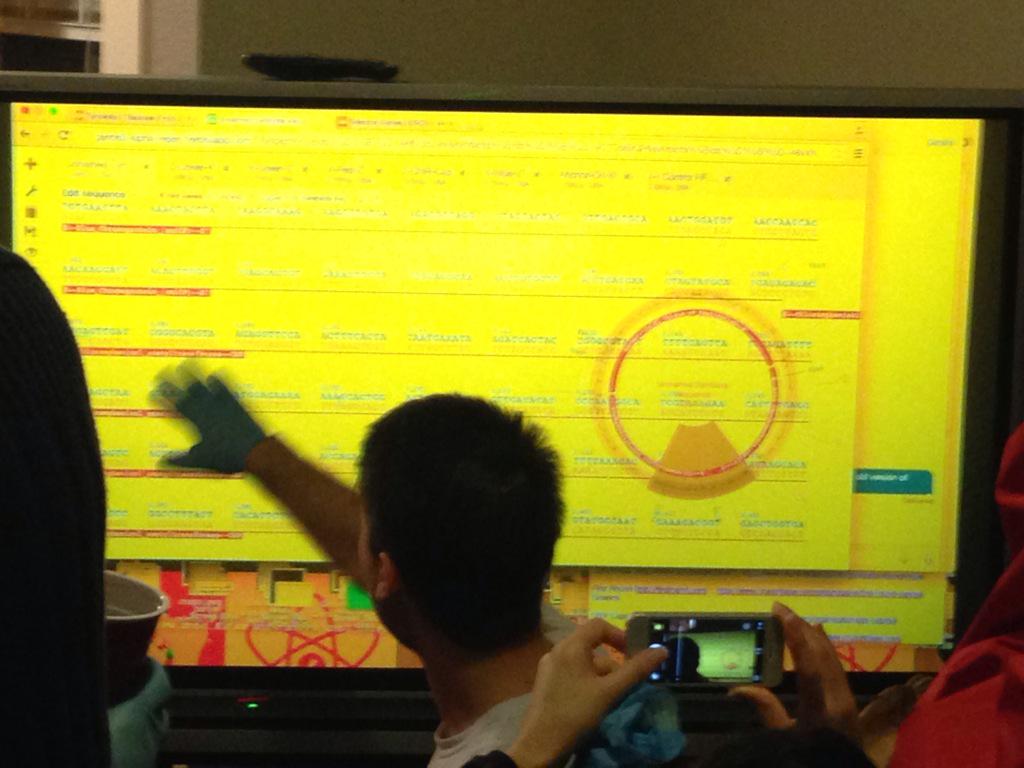 krening's tweet image. Constructing a plasmid w/ @GENtleDNA and @Synbiota with @jpahara