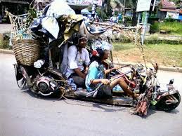 a_djuhairi's tweet photo. @Prie_GS klo gak bisa ngadepin sendiri rombongan moge, minta bantuan rombongan vespa punk ini aja pak :) http://t.co/CztBpjQhSh