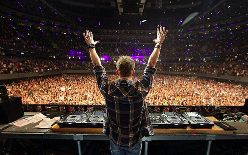 invasion_jkt's tweet photo. "How about a Satnite w/ me at X2?"~ DB
#X2InvasionClubSession http://t.co/9T3R26MdqY