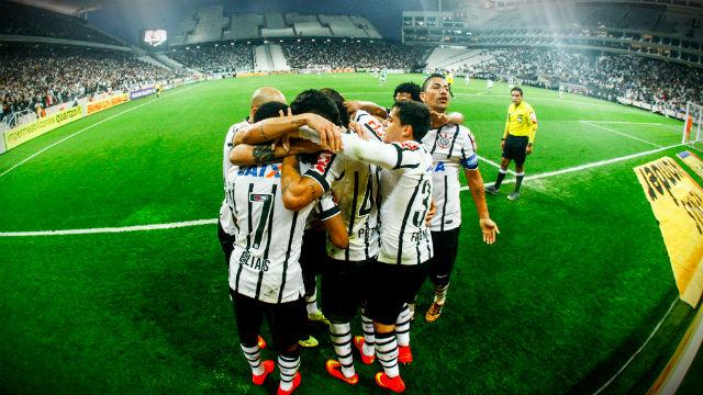 Vivemos_Timao's tweet photo. Hoje tem Corinthians. ❤ http://t.co/218ZF47aGG